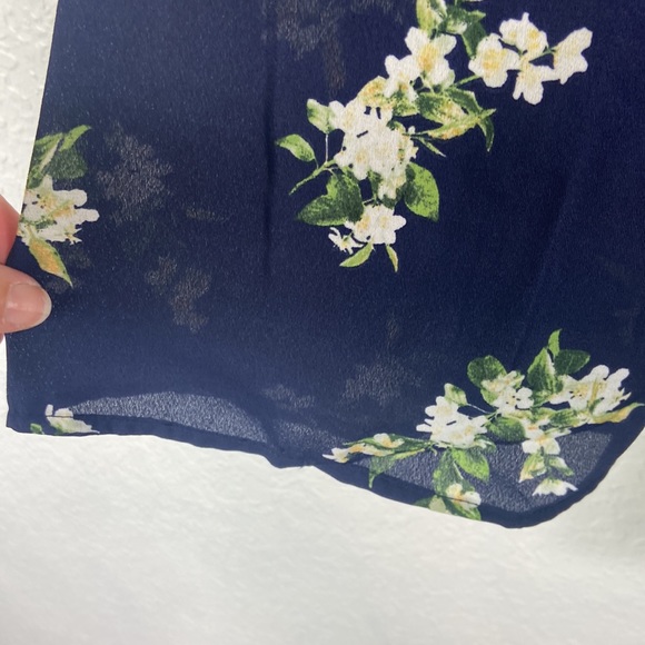 Cupcakes and Cashmere Bell Sleeve Floral Romper - Picture 8 of 10